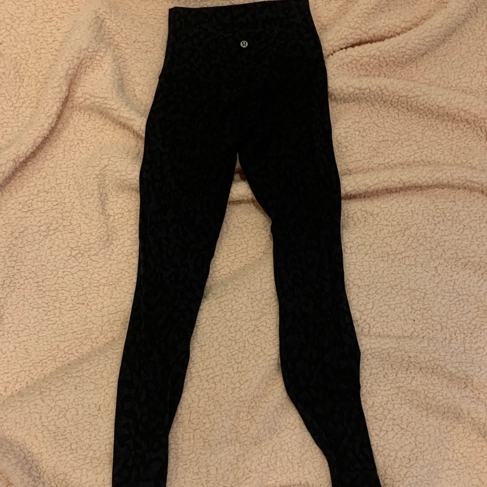 patterned black lulu lemon leggings